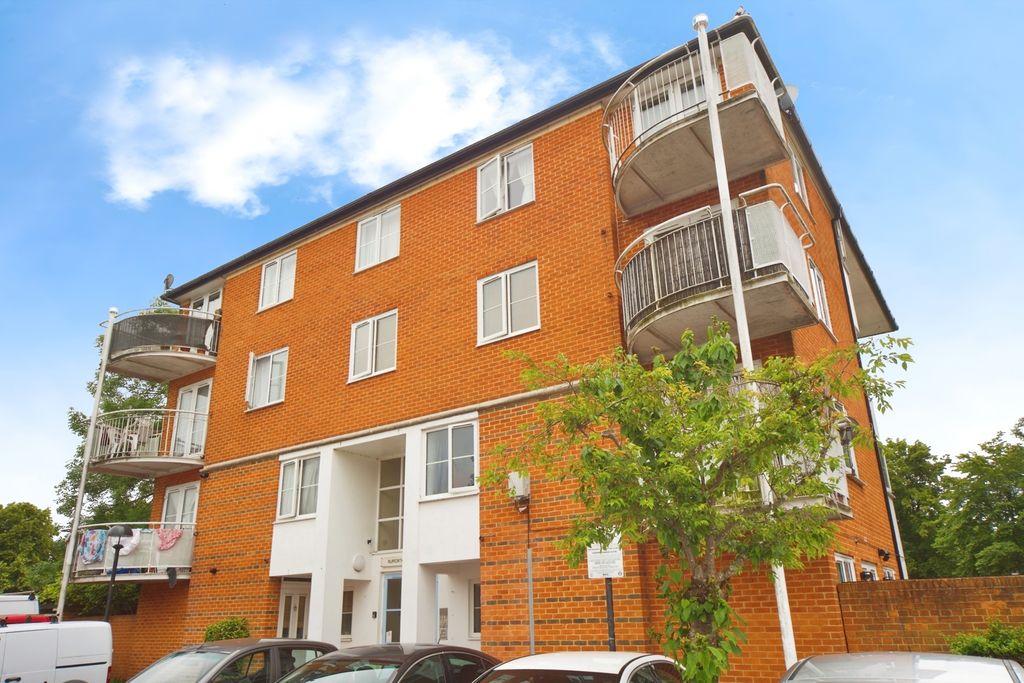 Property photo 2 of 11 External