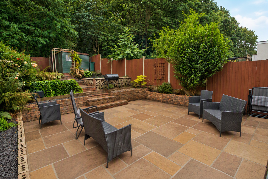 Property photo 2 of 16 Garden