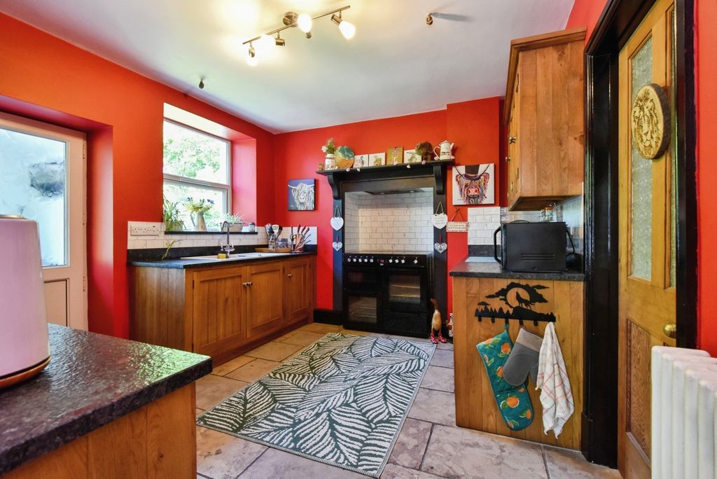 Property photo 2 of 17 Photo