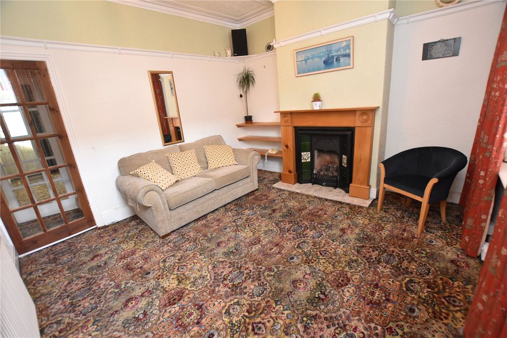 Property photo 2 of 17 Picture No. 02
