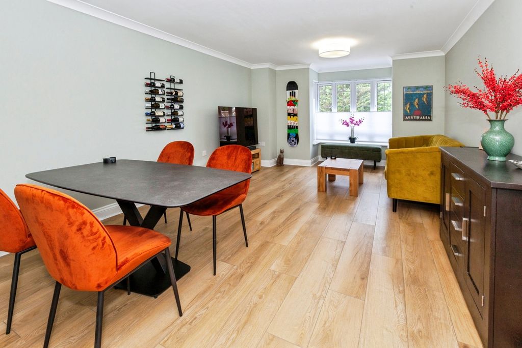 Property photo 2 of 16 Photo