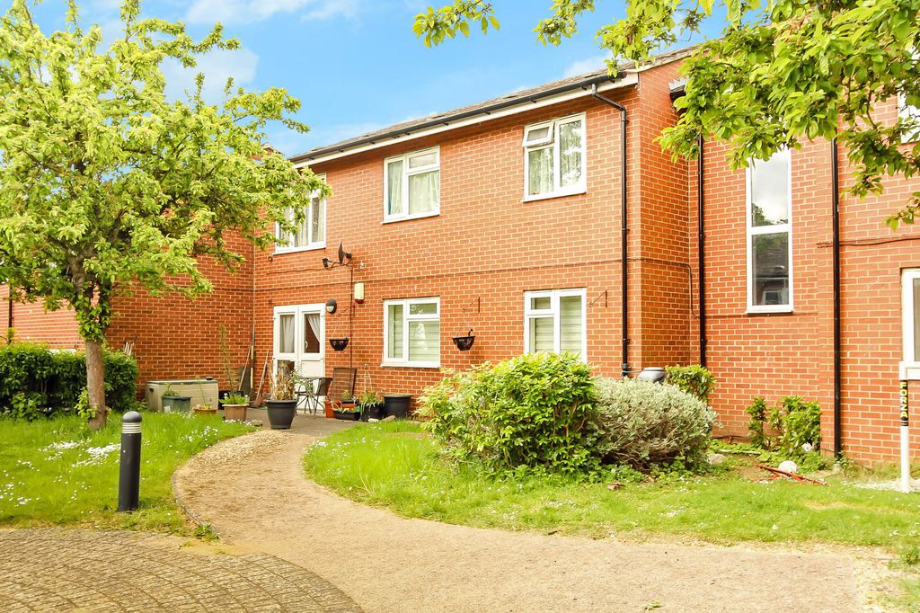 Property photo 1 of 8 Rear