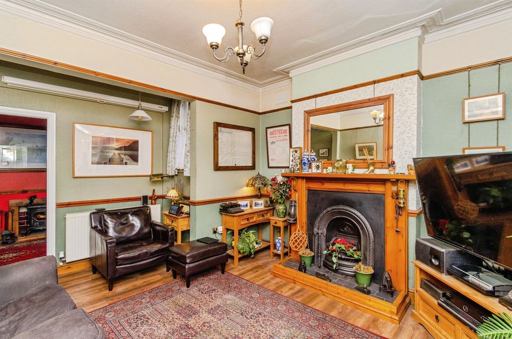 Property photo 3 of 16