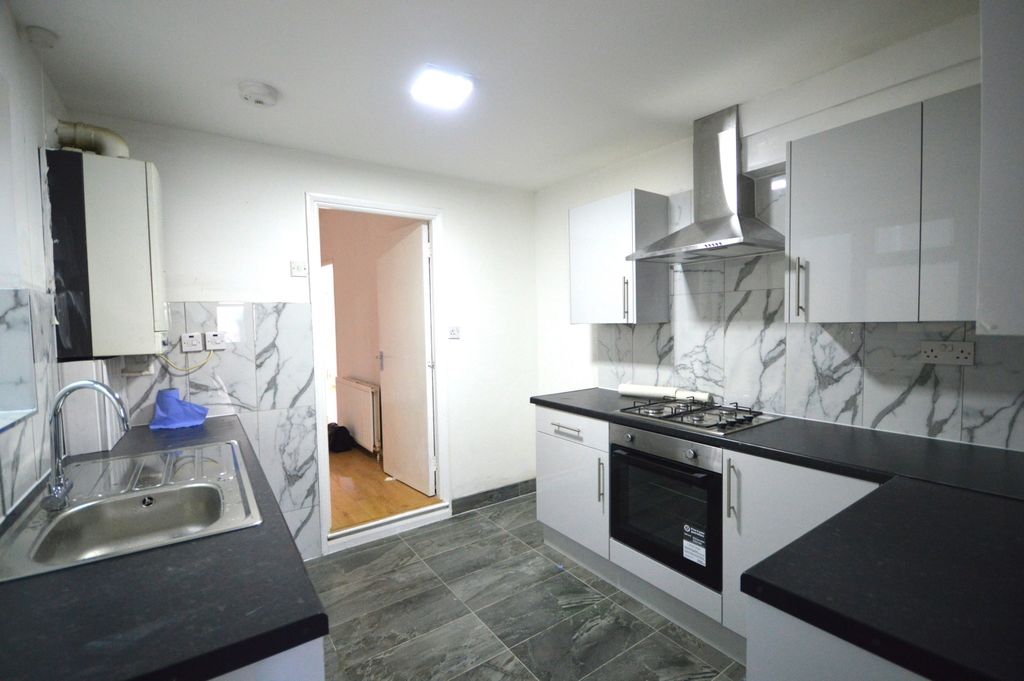Property photo 1 of 8 1