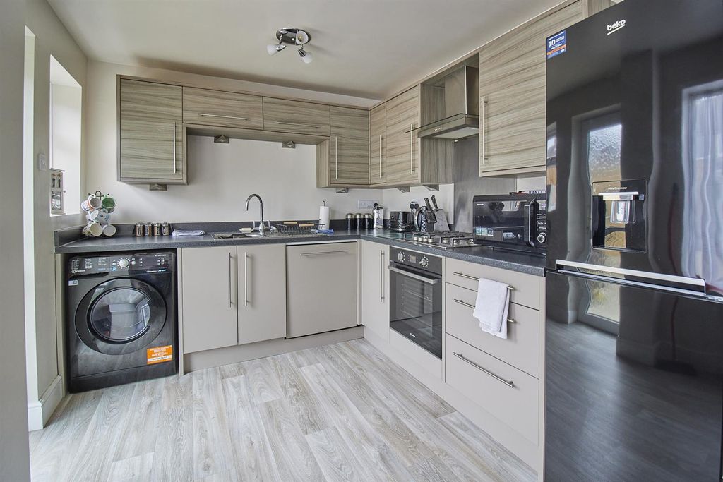 Property photo 2 of 8 Manor Rd Barlestone .Jpg