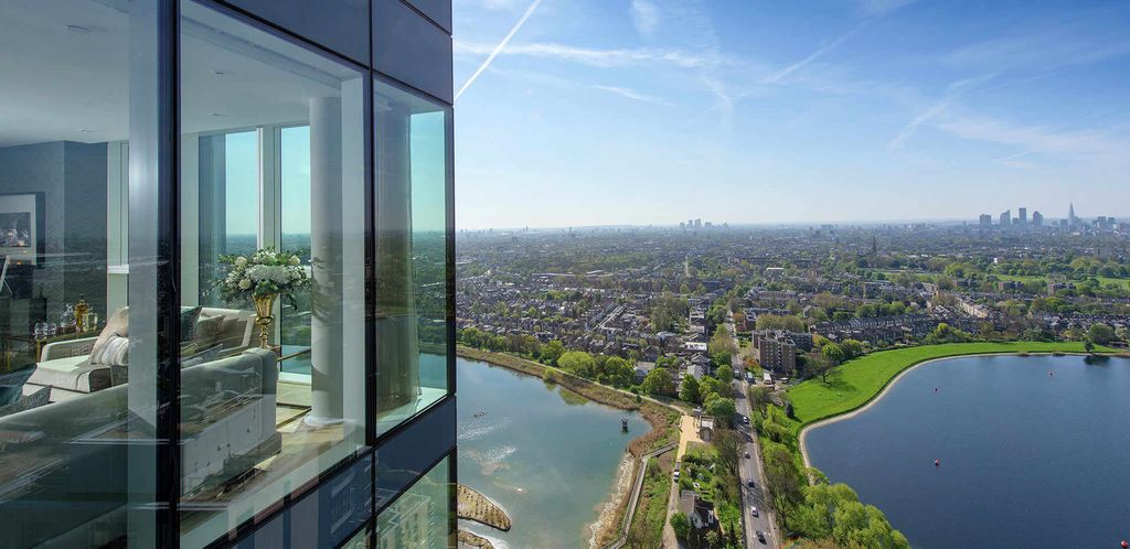 Property photo 2 of 27