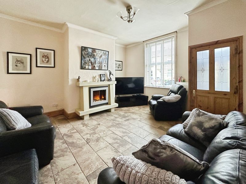 Property photo 2 of 13 Lounge