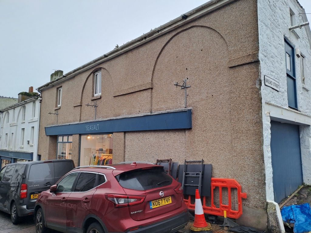 Property photo 3 of 9 Photo 4