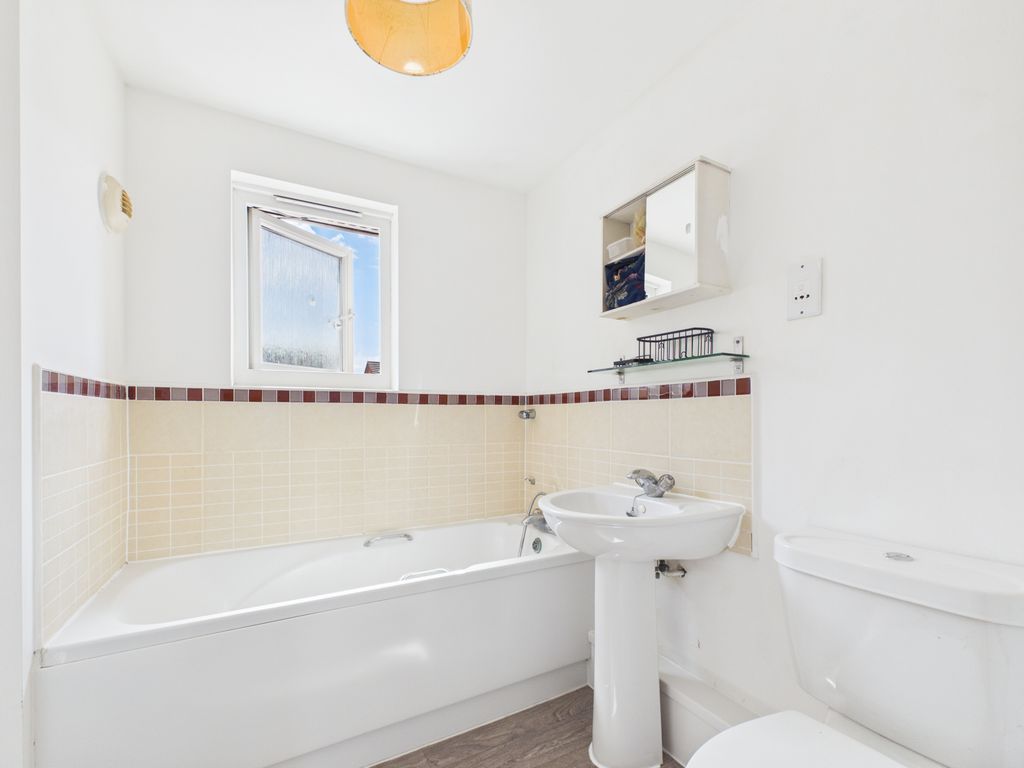 Property photo 3 of 14 Cam06353G6-Pr0019-Still006