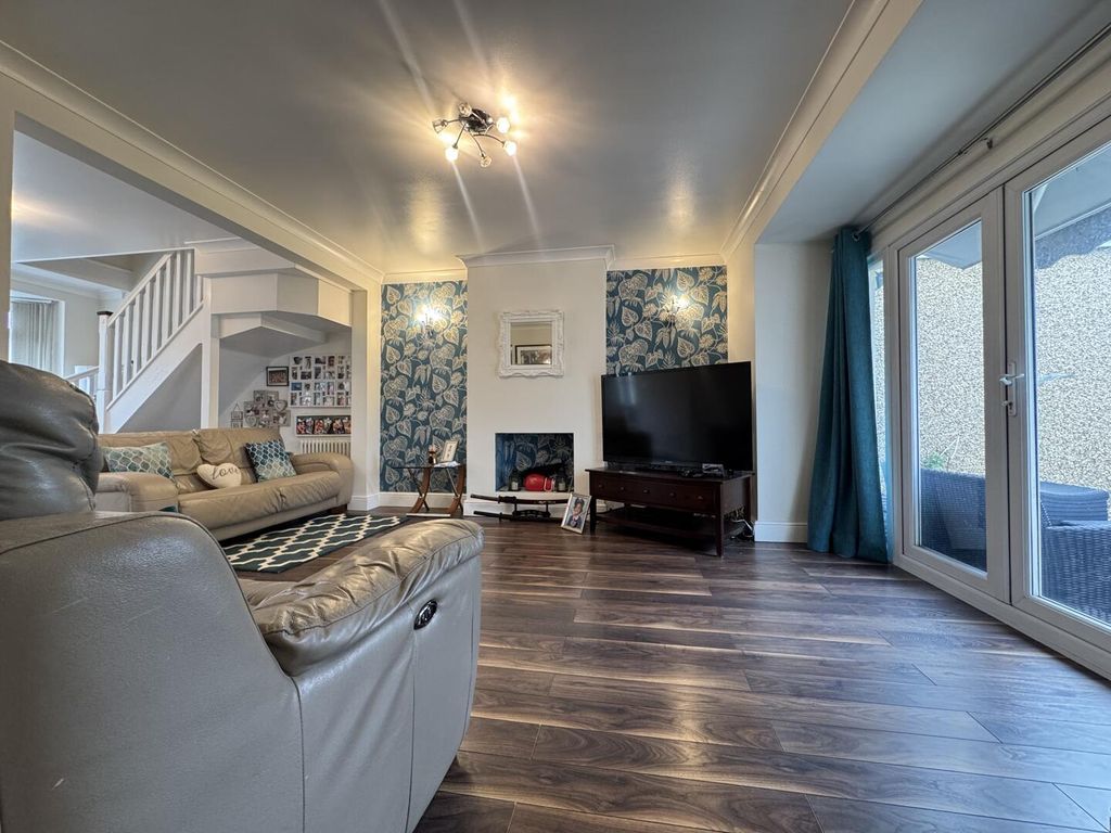 Additional image 5 of 3 bed semi-detached house for saleGordon Road, Grays RM16