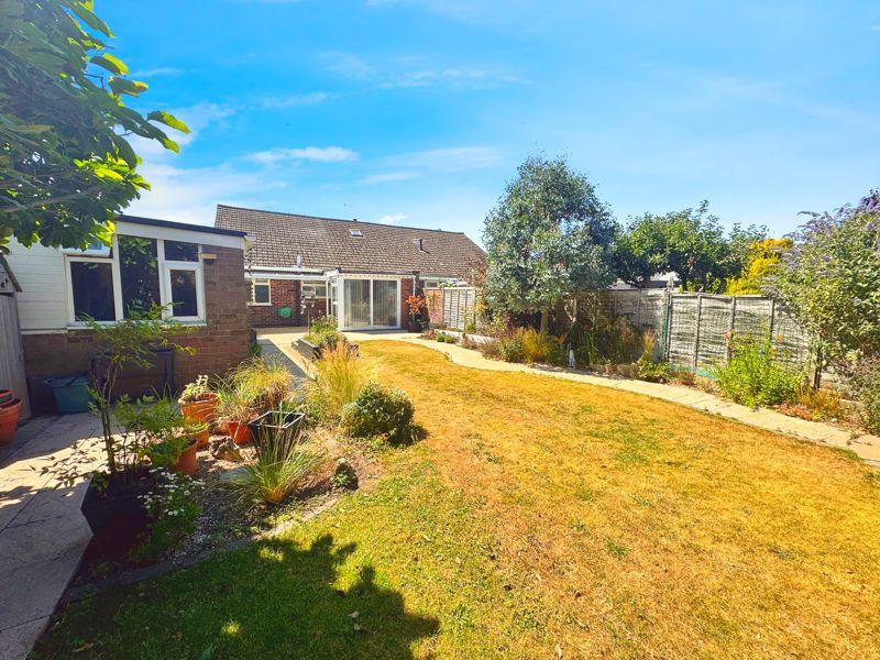 Property photo 1 of 27 Station Road