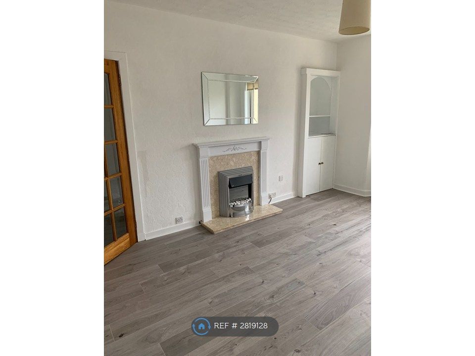 Property photo 1 of 13 Lounge At Fireplace