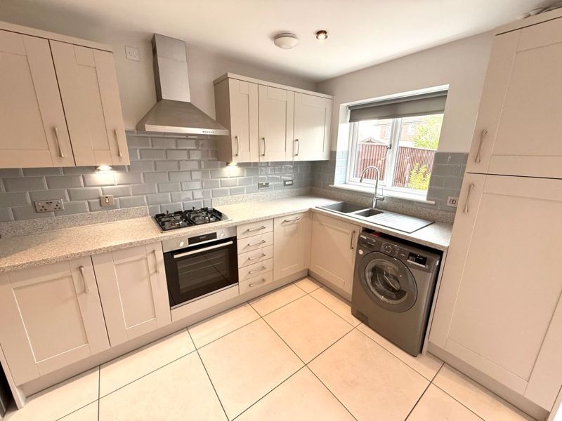 Property photo 3 of 9 Kitchen