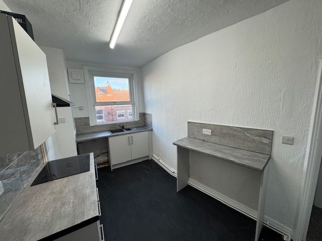 Property photo 3 of 13 Entrance Porch