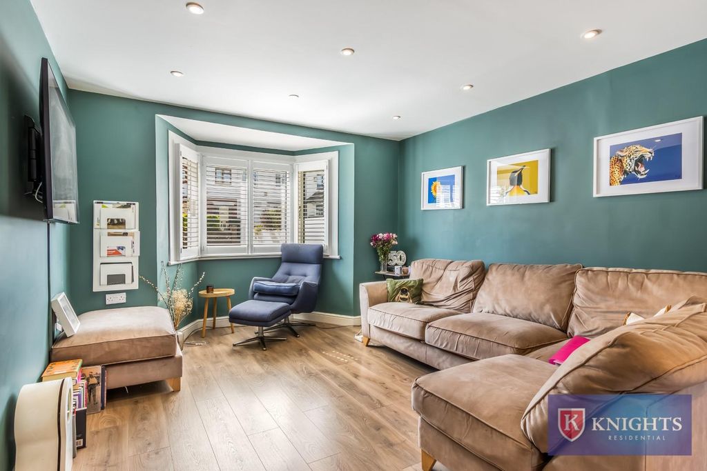 Property photo 2 of 22