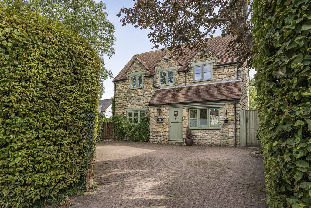 Property photo 1 of 38