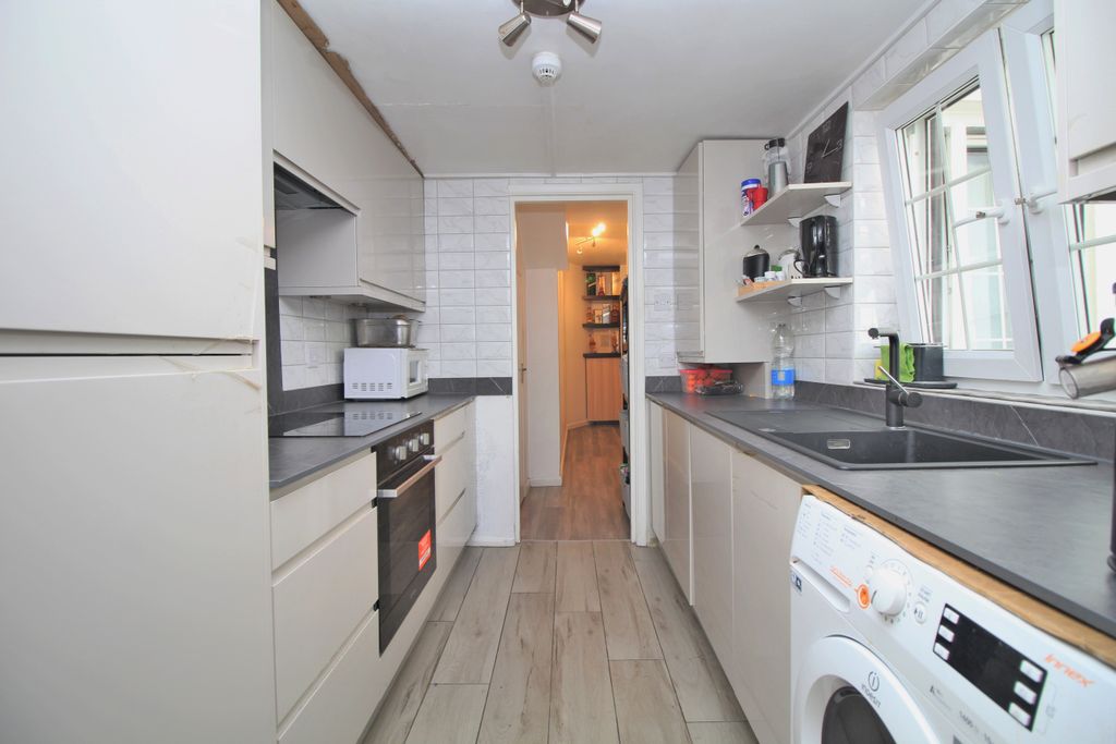 Property photo 2 of 16 35