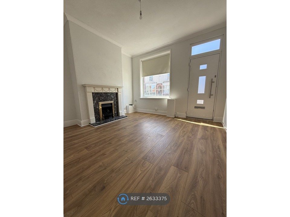 Property photo 2 of 10 Living Room