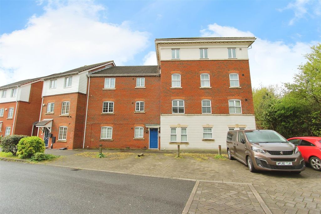 Property photo 1 of 7 External