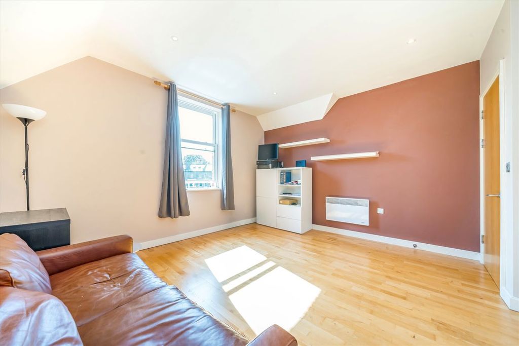 Property photo 2 of 6