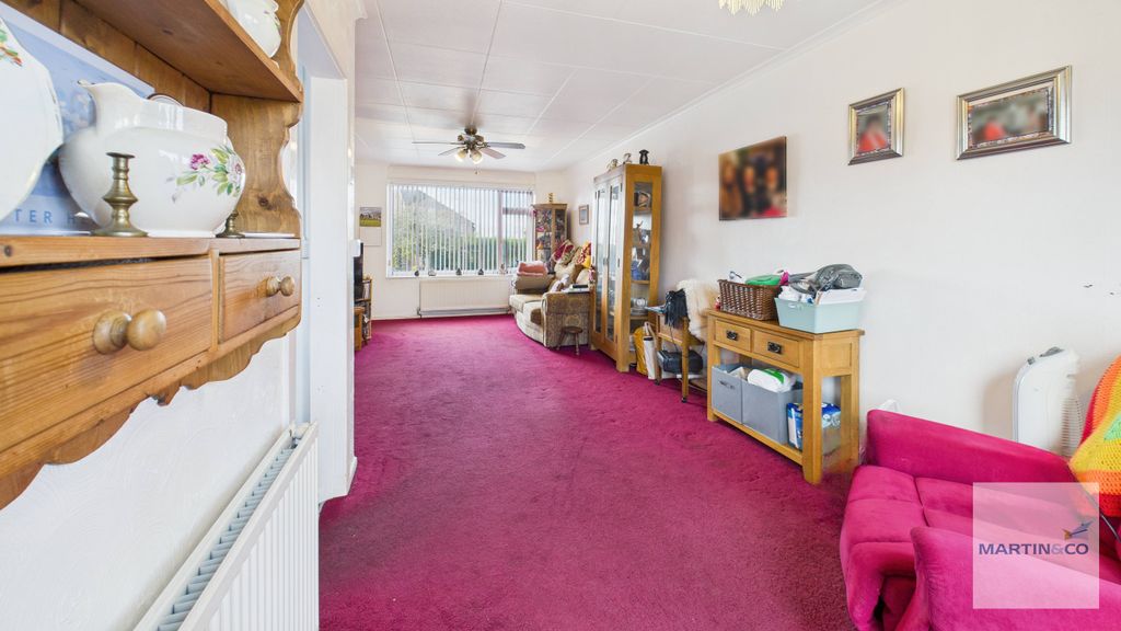 Property photo 3 of 13 Cam03663G0-Pr0212-Still011