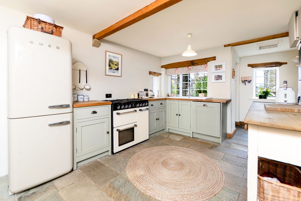 Property photo 3 of 23 Dining Kitchen