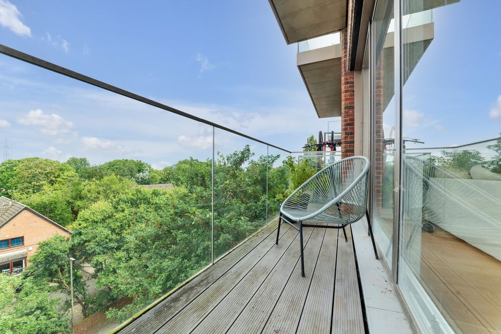 Property photo 3 of 12