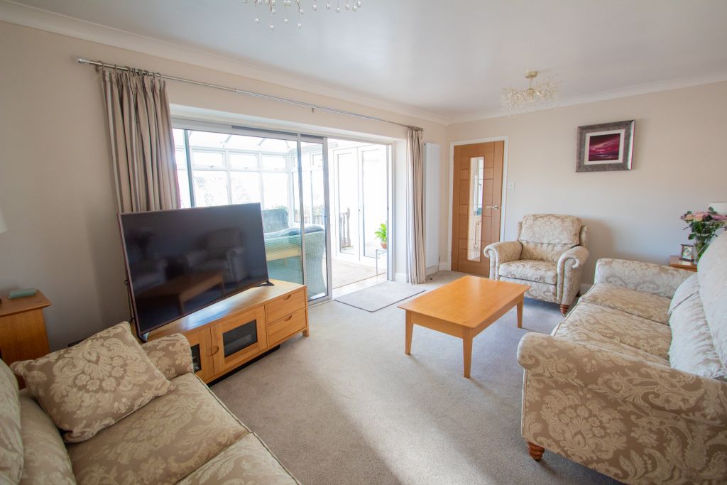 Property photo 2 of 20 Living Room