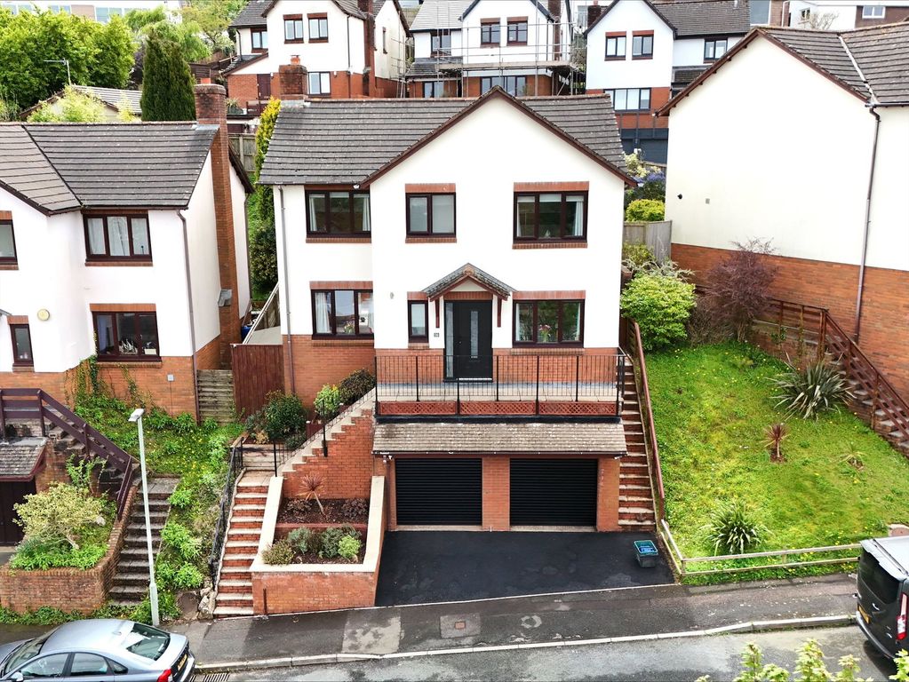 Property photo 2 of 20