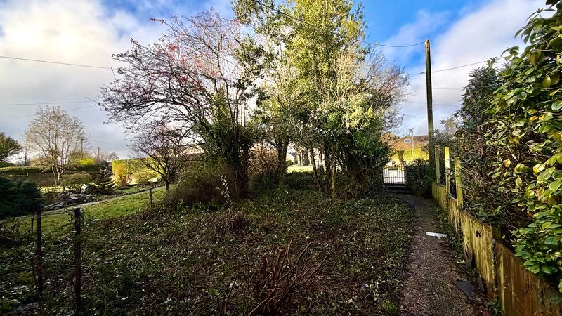 Property photo 2 of 11 Front Garden