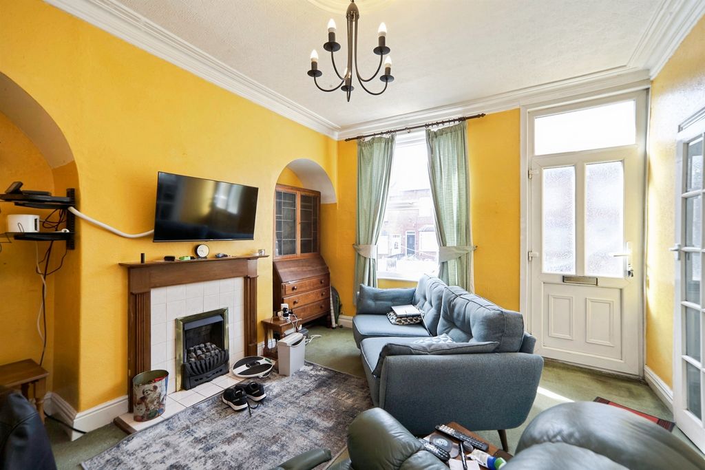 Property photo 2 of 11