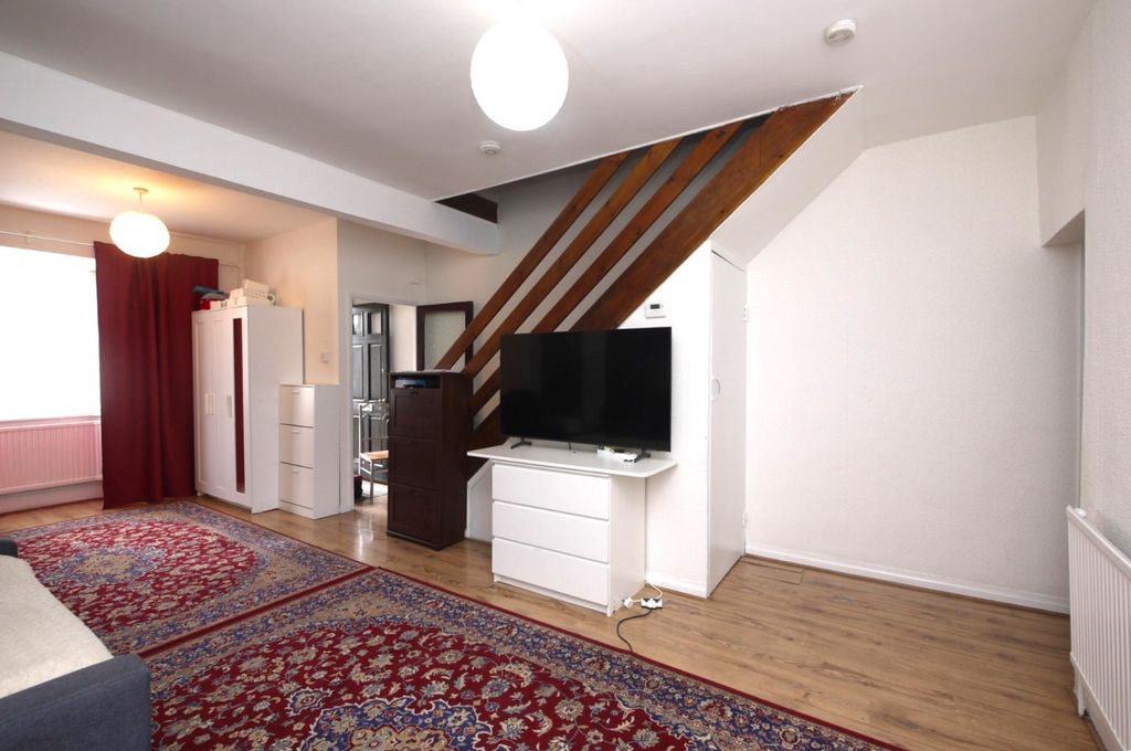 Property photo 3 of 10 4370273