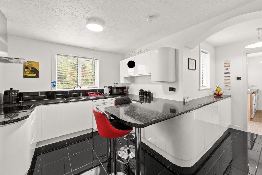 Property photo 2 of 23