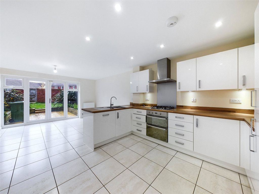 Property photo 2 of 15 Picture No. 29