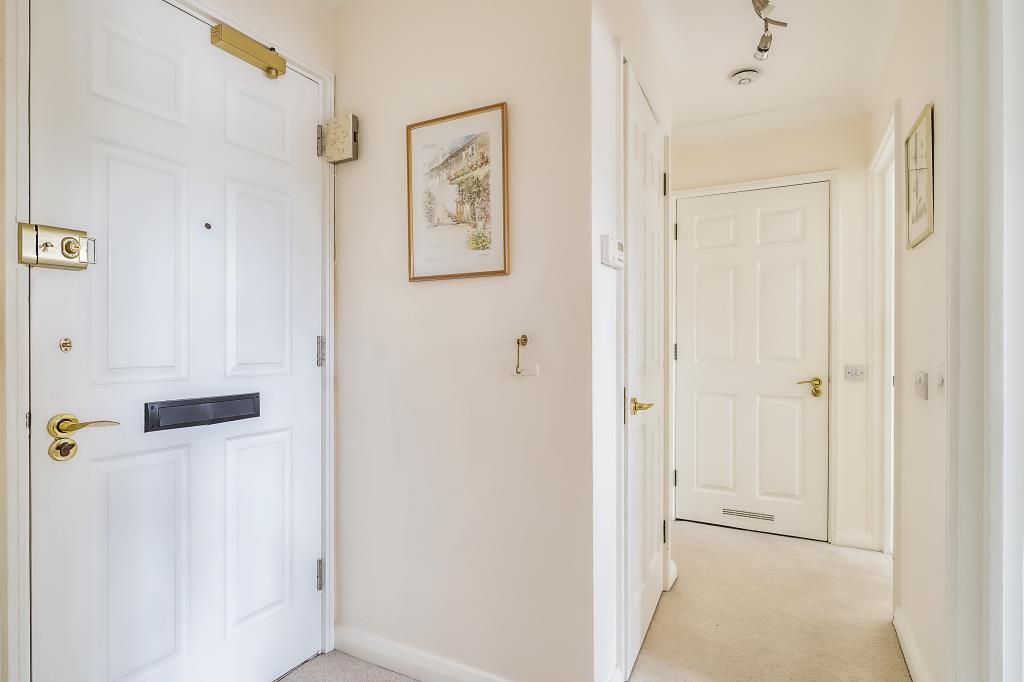 Property photo 2 of 8 Hallway