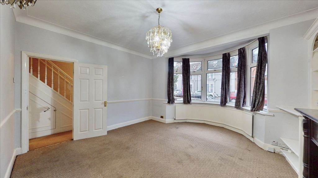 Property photo 3 of 27 Photo 2