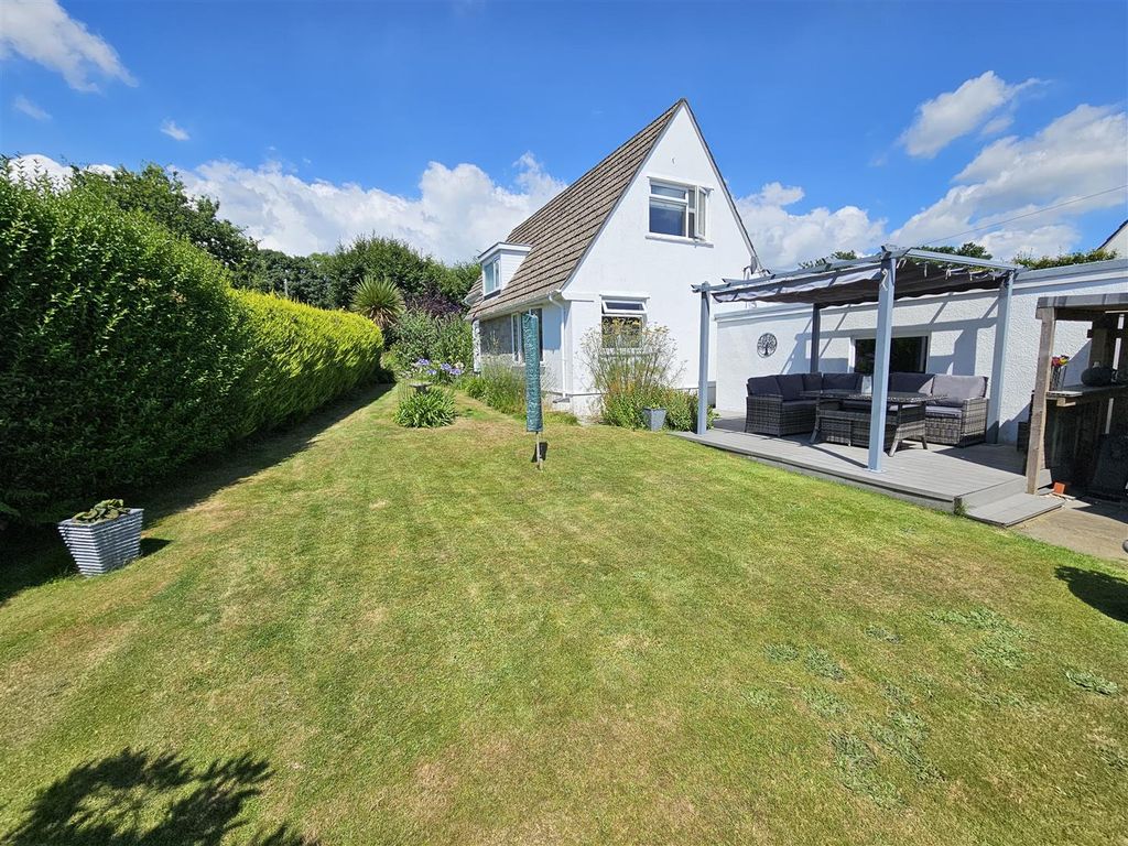 Property photo 2 of 34 Wrap Around Gardens.Jpg