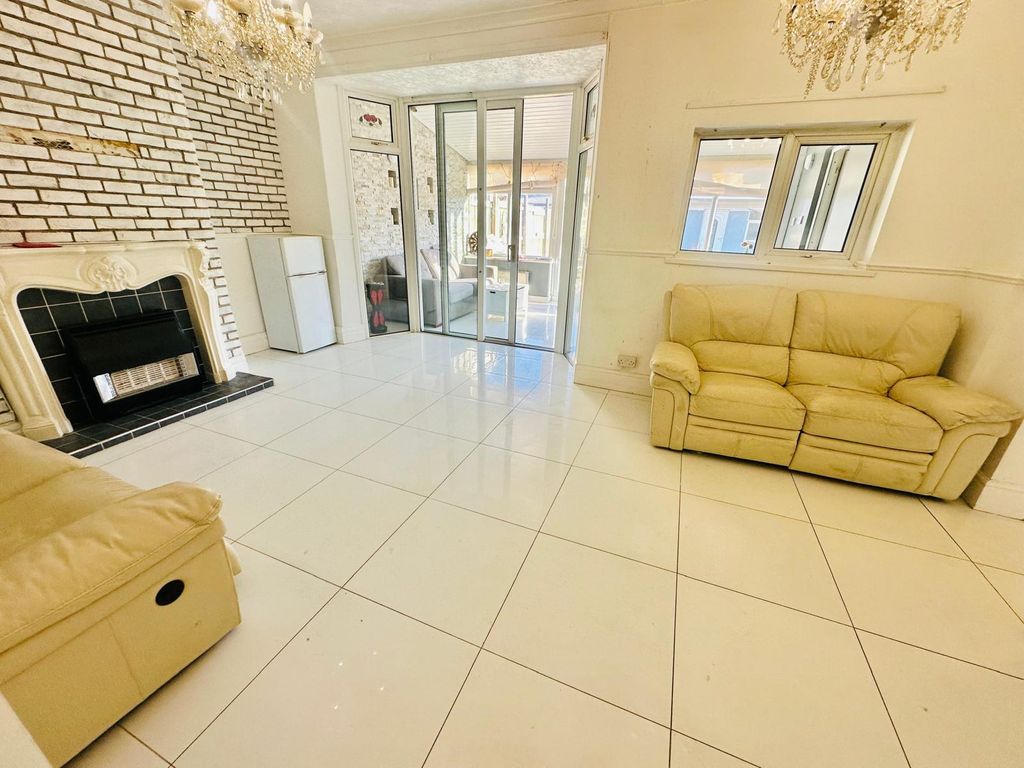 Property photo 2 of 13 Gallery