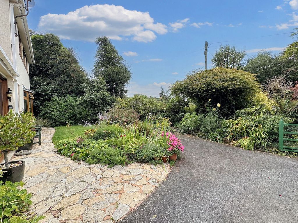 Property photo 2 of 22