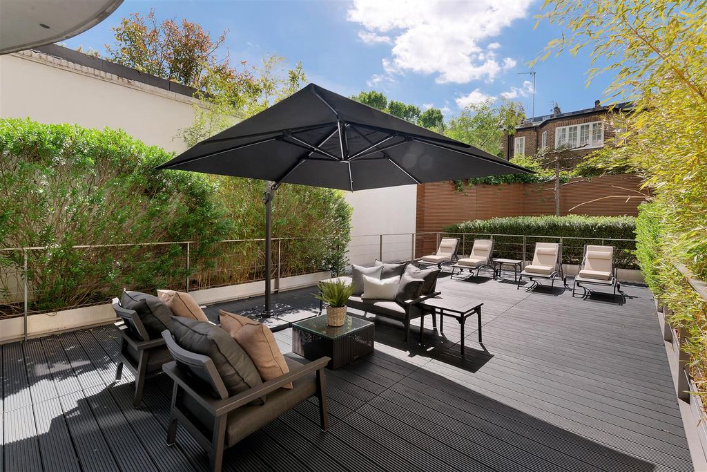 Property photo 1 of 16 Garden Patio