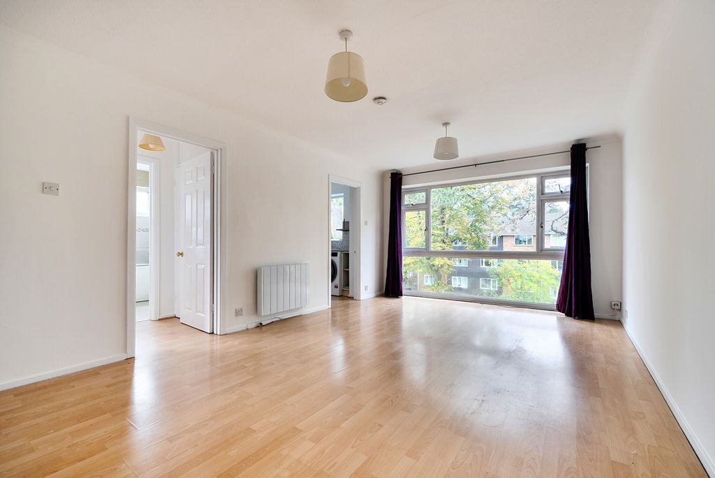 Property photo 3 of 22 1364352-8-68E630E...