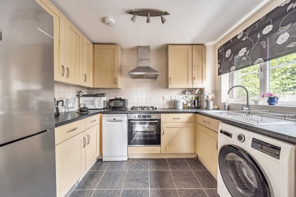 Property photo 3 of 16 Kitchen