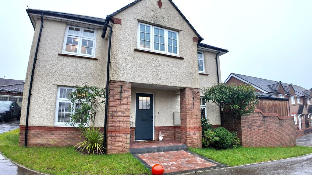 Property photo 1 of 33