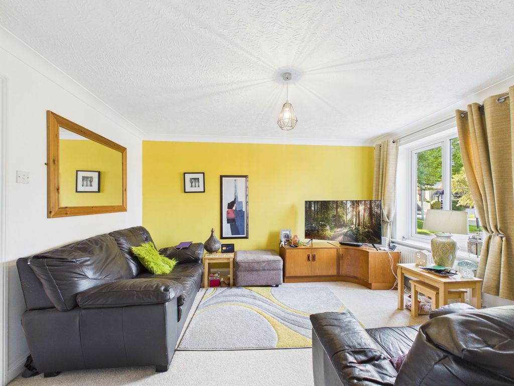 Property photo 2 of 19