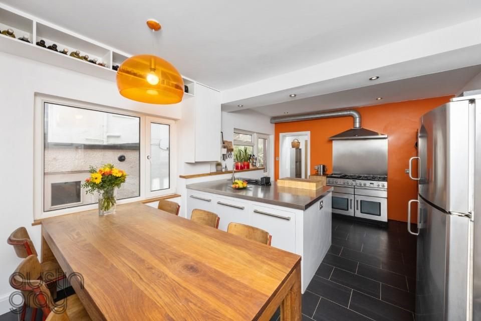 Property photo 3 of 21 Montefiore Road, 24-005.Jpg