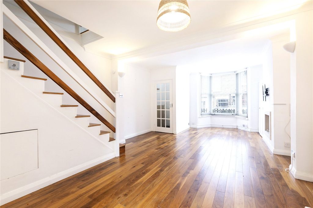 Property photo 2 of 15 Reception