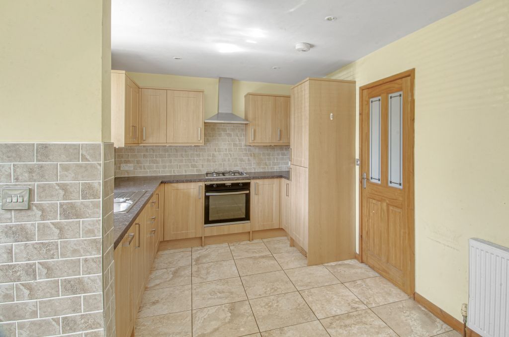 Property photo 3 of 19 Advert-113
