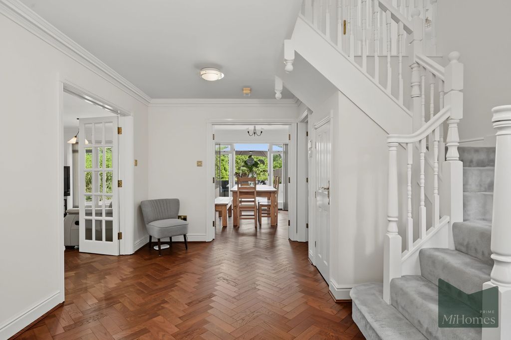 Property photo 3 of 51