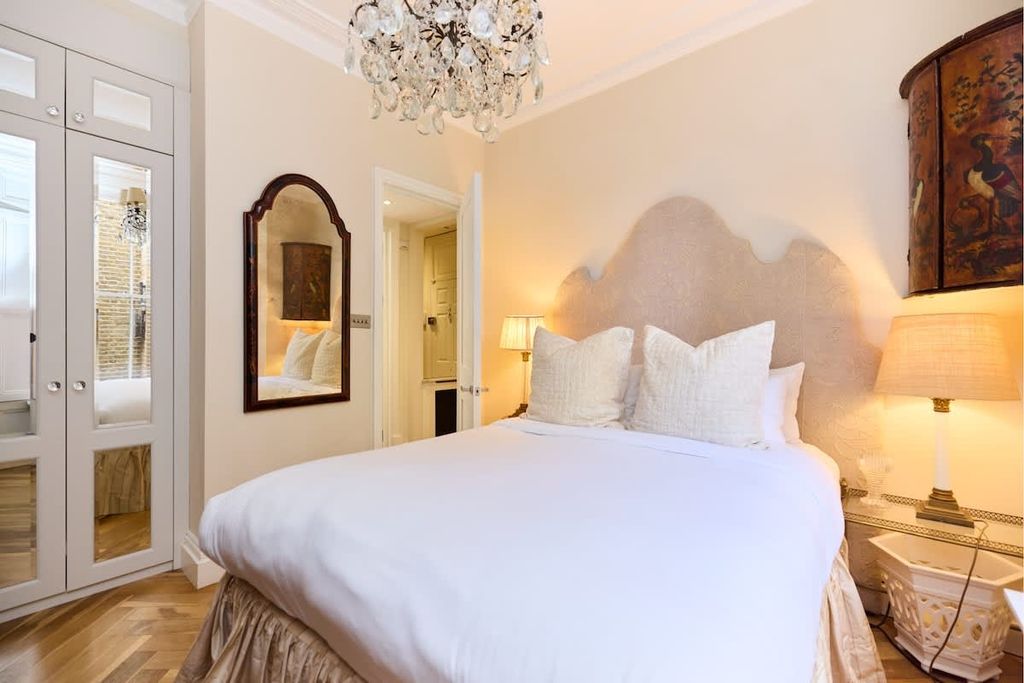 Property photo 2 of 15 885F42Fc-F580-46-...