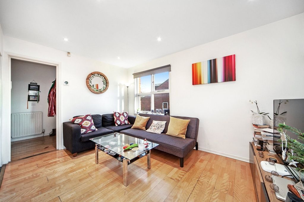 Property photo 1 of 11